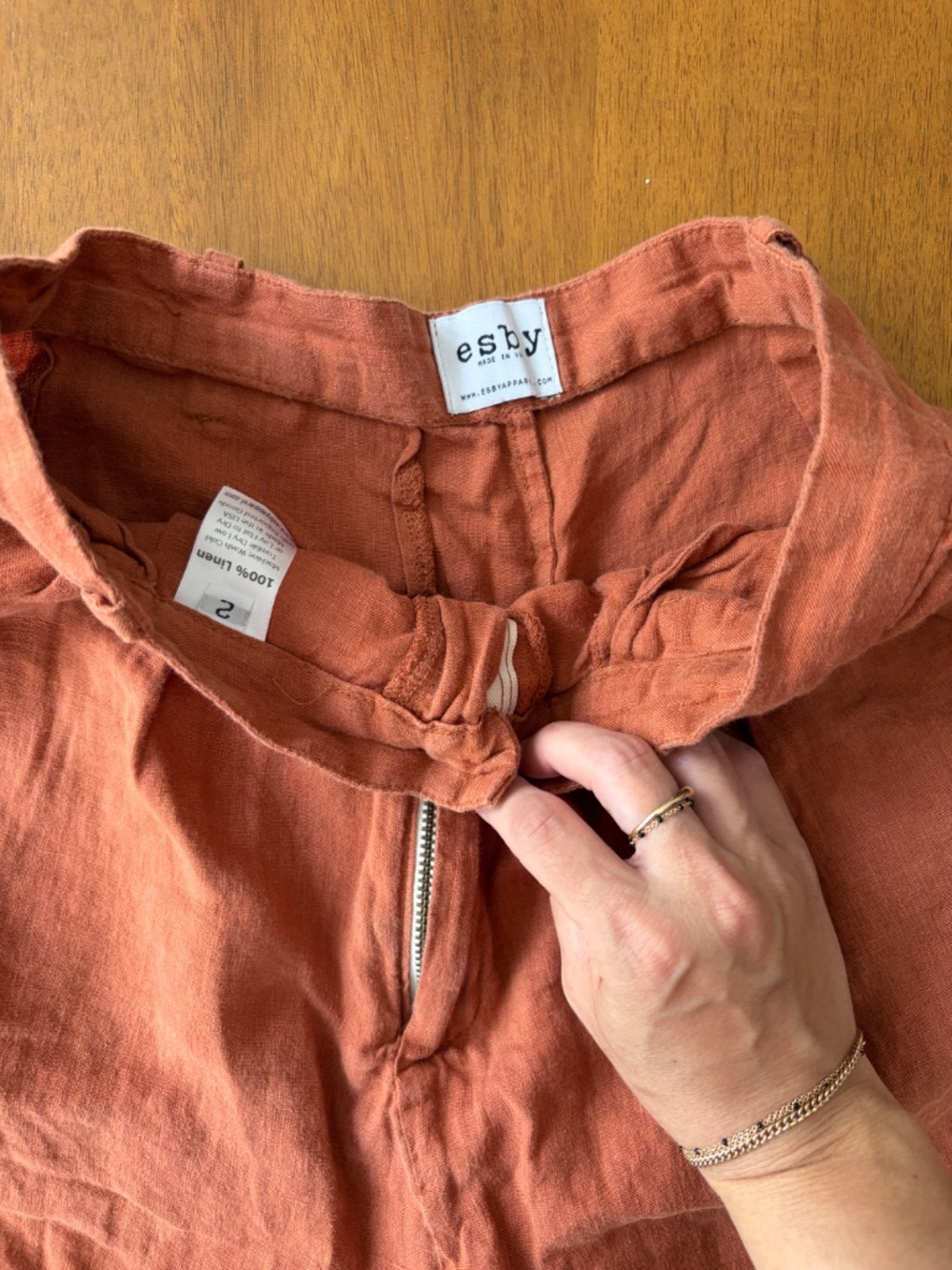 Esby Linen Shorts - Picture 3 of 3